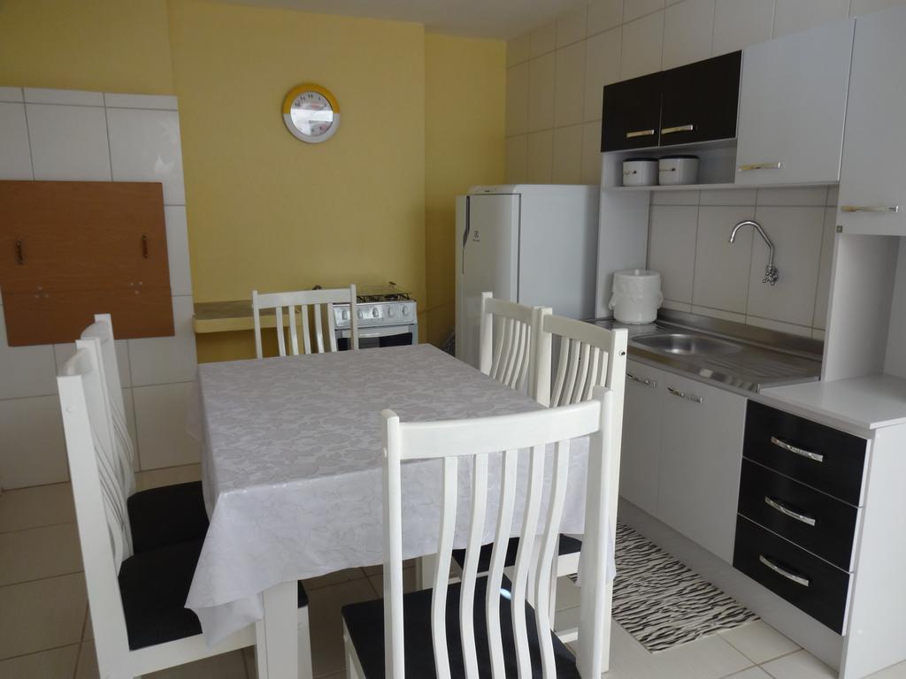 Apto E Suites Praia Do Itapocoroi Пеня Екстериор снимка